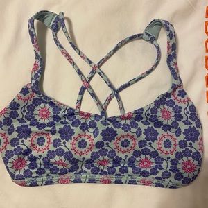 Lululemon Free to Be bra